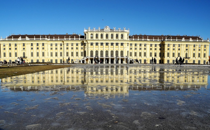 schonbrunn palace happysingles